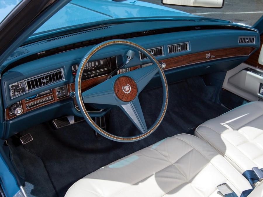 Торпедо Cadillac Fleetwood Eldorado Convertible (L67) 1976 года  (фото 36 из 40)